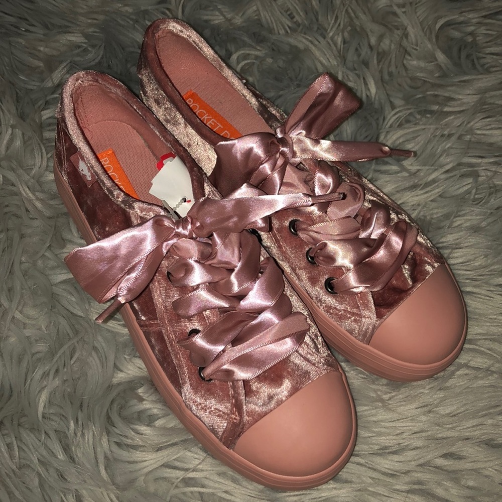 ROCKET DOG Velvet & Sateen Sneaker